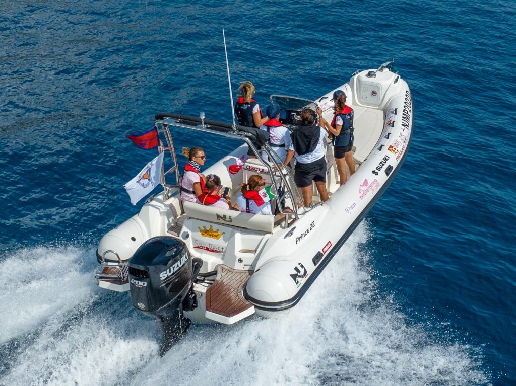 L'équipe féminine du raid Méditerranée Rose organisé par Nuova Jolly au profit des femmes malades du cancer